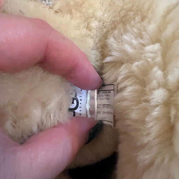 Ugg Bailey Button Boots - Picture 6 of 7